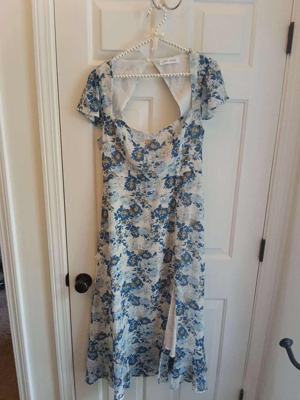 Floret Studios Blue & White Floral Puff Sleeve Midi Dress | Size L